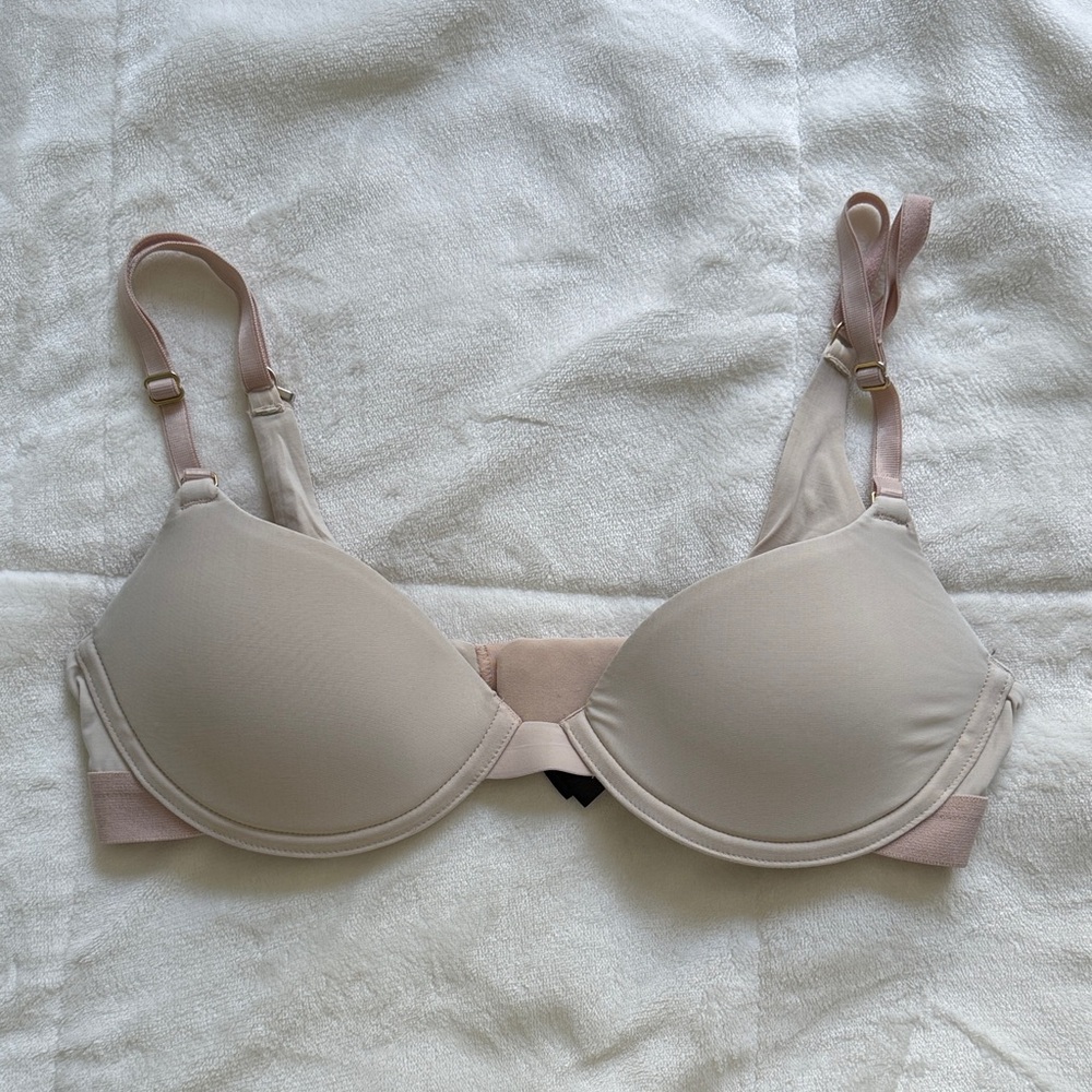 NWOT Pepper Ultimate Contour T-Shirt Bra
Buff 32B